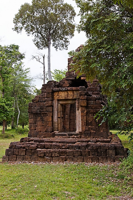 25-Prasat Ta Muen-005
